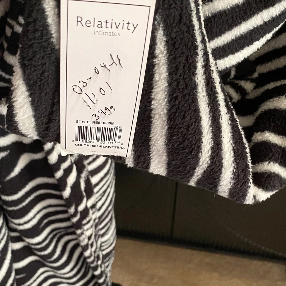 Relativity Zebra Print Hooded Robe - Picture 2 of 5